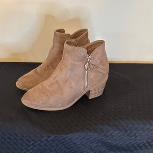 TOP Moda Brown Ankle Booties